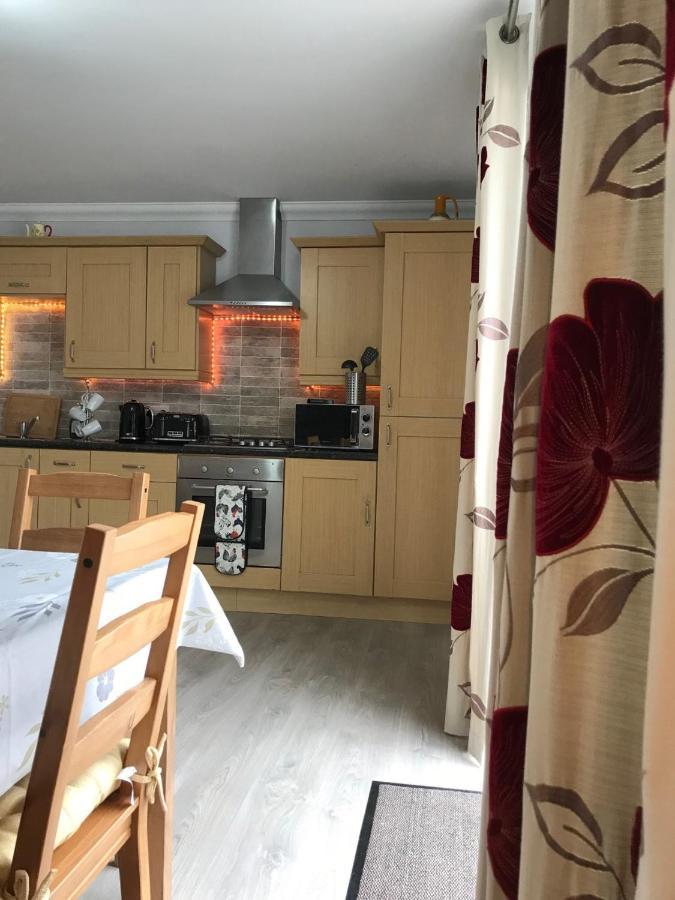 Carney Apartment Ardara Bagian luar foto